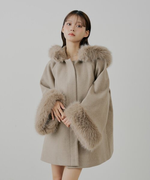 ファー襟ケープコート（その他アウター）｜Chico（チコ）の