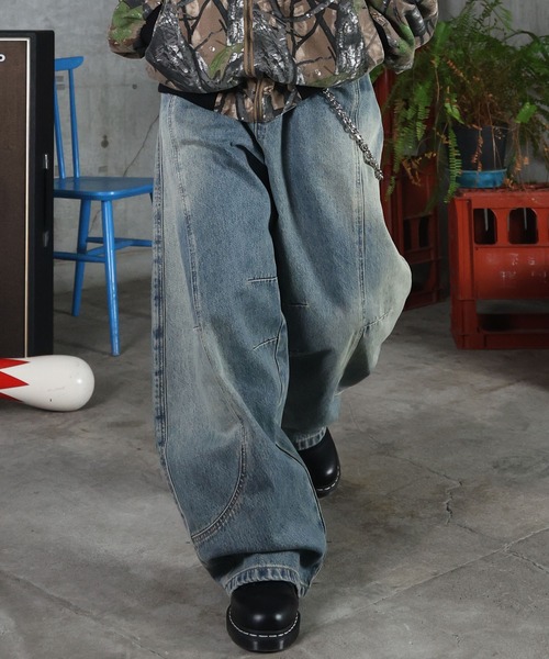 ILL'S(イルズ)の「AW グランジ加工 バレルレッグ デニムパンツ メンズ レディース ユニセックス 【ILL'S】(デニムパンツ・メンズ・ブルー・L/M)」の1枚目の写真