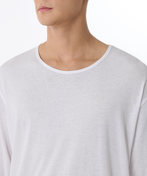 MUSINSA STANDARD（ムシンサスタンダード）の「リラックスドライトウェイトCRスcoopネック長袖Tシャツ[ホワイト]（Tシャツ/カットソー・メンズ・その他・SMALL/MEDIUM/LARGE/X-LARGE/XX-LARGE/XXX-LARGE）」の3枚目の写真