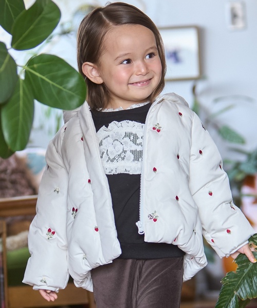 petit main(프티 마인)의 「【링크/씻을 수 있는】 자수 안솜 재킷(블루존)」｜아이보리