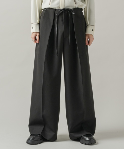 CASPER JOHN（キャスパージョン）の「Belted HAKAMA slacks/ベルテッド袴スラックス（スラックス・メンズ・ブラック系/ブラック・LARGE/MEDIUM/SMALL/X-SMALL）」の16枚目の写真