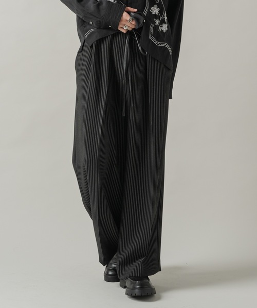 CASPER JOHN（キャスパージョン）の「Belted HAKAMA slacks/ベルテッド袴スラックス（スラックス・メンズ・ブラック系/ブラック・LARGE/MEDIUM/SMALL/X-SMALL）」の10枚目の写真