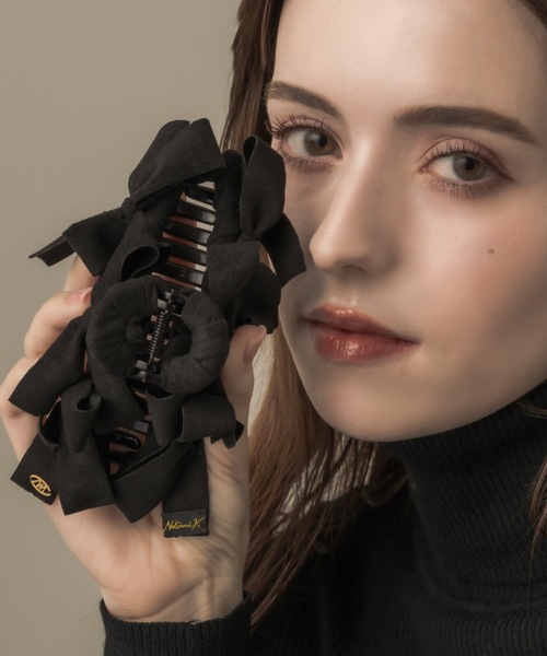 muku（ムク）の「【木村なつみ×Mukuコラボアイテムが登場！！】HAIR CLIP/SUEDE RIBBON（バレッタ/ヘアクリップ・レディース・ブラック・FREE）」の17枚目の写真