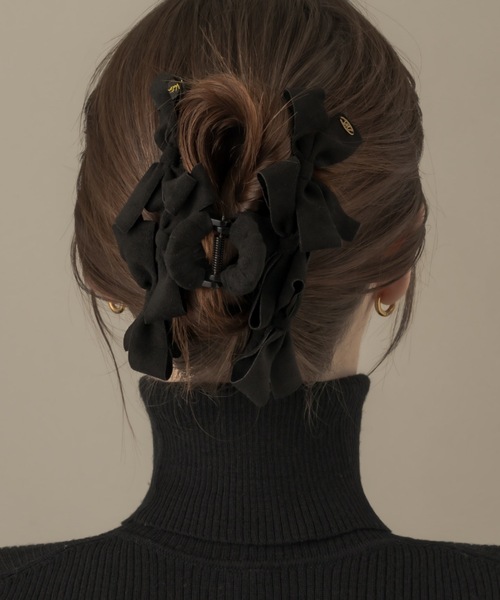 muku（ムク）の「【木村なつみ×Mukuコラボアイテムが登場！！】HAIR CLIP/SUEDE RIBBON（バレッタ/ヘアクリップ・レディース・ブラック・FREE）」の6枚目の写真