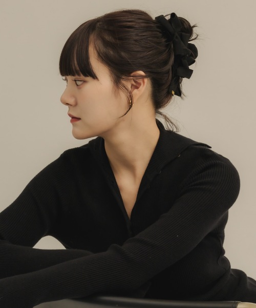 muku（ムク）の「【木村なつみ×Mukuコラボアイテムが登場！！】HAIR CLIP/SUEDE RIBBON（バレッタ/ヘアクリップ・レディース・ブラック・FREE）」の3枚目の写真