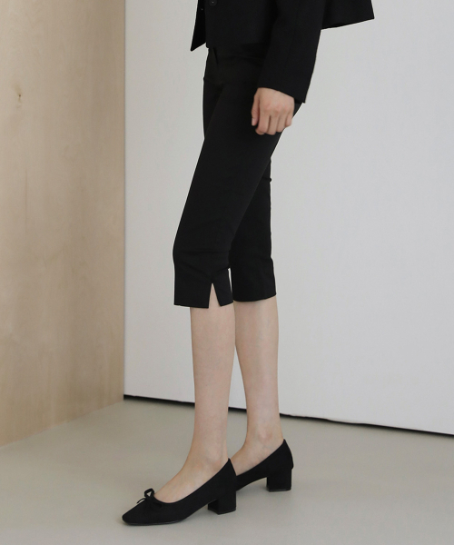 SAPPUN（サプン）の「Owena スクエア リボン パンプスヒール (4cm)（パンプス・レディース・ブラック/カーキ/ベージュ/ダークブラウン・22.5cm/23cm/24cm/24.5cm/25cm/25.5cm/23.5cm）」の6枚目の写真