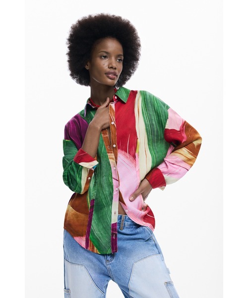 Desigual(デシグアル)の「プリント柄のフィットシャツ(シャツ/ブラウス・レディース・マルチ・XS/S/M/L/XL)」の2枚目の写真