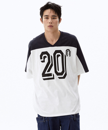 HYII（ハイトゥ）の「ユニセックス ナンバープリント Vネック オーバーサイズ Tシャツ ネイビー（Tシャツ/カットソー）」