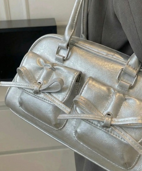 cammie(キャミー)の「リボンポケットバック(ハンドバッグ・レディース・レッド/アイボリー/ブラック/シルバー・F)」の19枚目の写真