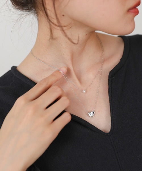 Bab（バブ）の「ニュアンスハートレイヤードネックレス（ネックレス・レディース・シルバー/ゴールド・ONESIZE）」の2枚目の写真