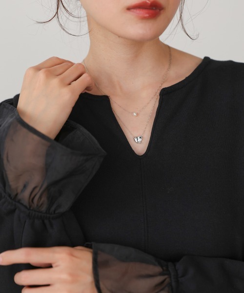 Bab（バブ）の「ニュアンスハートレイヤードネックレス（ネックレス・レディース・シルバー/ゴールド・ONESIZE）」の3枚目の写真