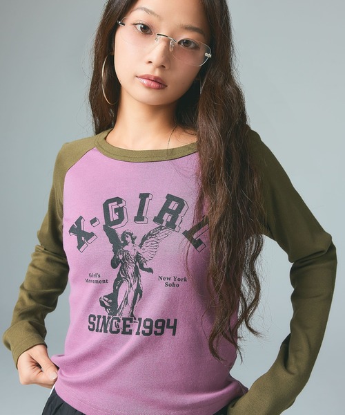 X-girl(エックスガール)の「ANGEL AND LOGO RAGLAN L/S BABY TEE(Tシャツ/カットソー・レディース・ホワイト/チャコール/パープル・S/M)」の1枚目の写真