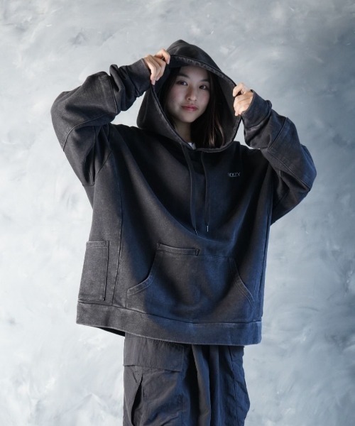 NOIZY(ノイジー)の「Threads Utility Pigment Hoodie / ワンポイント 刺繍 プルオーバー スウェットパーカー ピグメント フーディー(パーカー・メンズ・ブラック・LARGE/MEDIUM)」の9枚目の写真