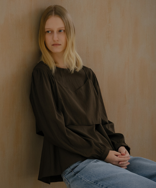 KNOWNBETTER（ノウンベター）の「Natural wrinkle bustier-blouse set [KNFW04BL01]_[2color]（シャツ/ブラウス・レディース・ブラウン/Beige・FREE）」の4枚目の写真
