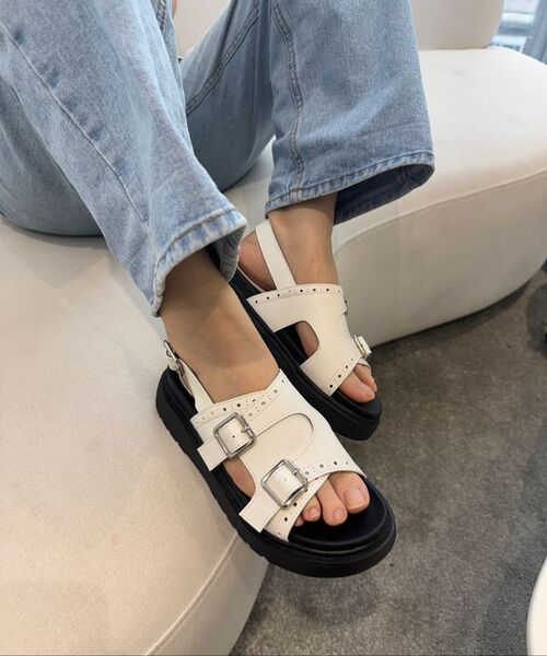 SHOEHI(シューハイ)の「マヤベルトストラップパンチングサンダル(5Colors)_S0525(サンダル・レディース・ホワイト/ブラック/シルバー/ブラック系その他・22.5cm/23cm/23.5cm/24cm/24.5cm/25cm)」の16枚目の写真