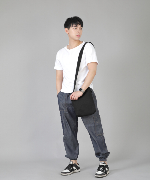 SAINTCREW(セントクルー)の「ミニマルミニクロスバッグMMC-129ブラックブラック(メッセンジャーバッグ・メンズ・その他・フリー)」の5枚目の写真