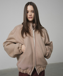 YIYAE（イーエ）の「High Neck Jacket _ Pile Beige（スタジャン）」