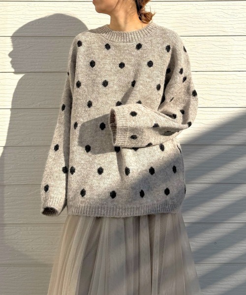 Q（キュー）の「ドットニット（ニット/セーター・レディース・ベージュ/グレー・MEDIUM）」の2枚目の写真