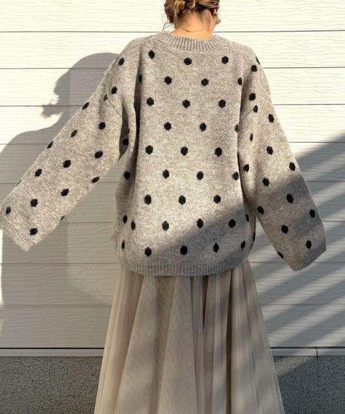 Q（キュー）の「ドットニット（ニット/セーター・レディース・ベージュ/グレー・MEDIUM）」の3枚目の写真