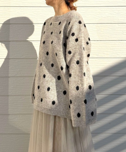Q（キュー）の「ドットニット（ニット/セーター・レディース・ベージュ/グレー・MEDIUM）」の4枚目の写真