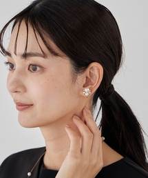 a.v.v（アーヴェヴェ）の「パールビジューイヤリング（イヤリング）」