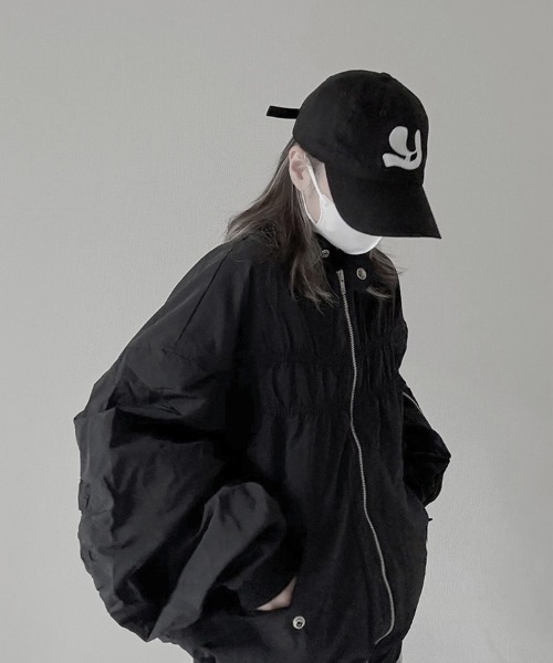 YACA(ヤーカ)の「Flight Nylon Jacket/フライトナイロンジャケット【unisex item】(ブルゾン・レディース・ライトグレー/ブラック/カーキ・FREE)」の9枚目の写真