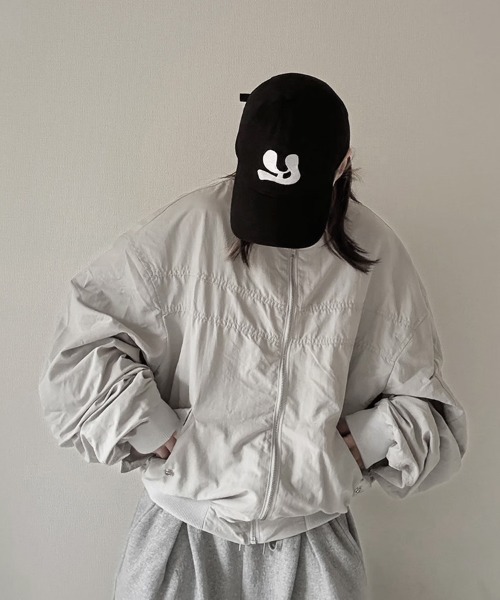 YACA(ヤーカ)の「Flight Nylon Jacket/フライトナイロンジャケット【unisex item】(ブルゾン・レディース・ライトグレー/ブラック/カーキ・FREE)」の12枚目の写真