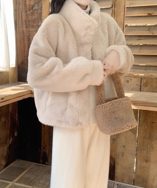 shopnikoniko(ショップニコニコ)の「スタンドカラー フェイクファーブルゾン(ブルゾン・レディース・ホワイト/ベージュ/ブラック・フリー)」の3枚目の写真