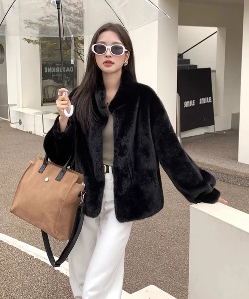 shopnikoniko(ショップニコニコ)の「スタンドカラー フェイクファーブルゾン(ブルゾン・レディース・ホワイト/ベージュ/ブラック・フリー)」の4枚目の写真