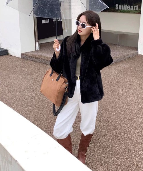 shopnikoniko(ショップニコニコ)の「スタンドカラー フェイクファーブルゾン(ブルゾン・レディース・ホワイト/ベージュ/ブラック・フリー)」の6枚目の写真