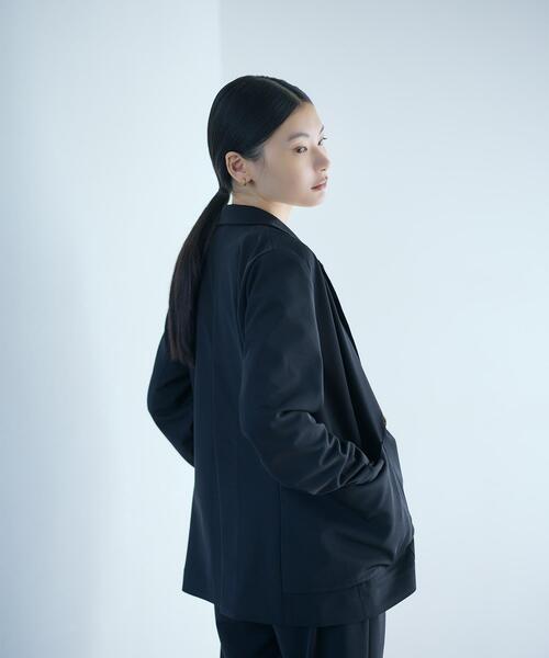 NAVYNAVY（ネイビーネイビー）の「【365ユーティリティ】洗えてシワになりづらい楽ちんキレイ見えジャージーセットアップ（テーラードジャケット・レディース・ネイビー/ブラック・MEDIUM/SMALL）」の16枚目の写真