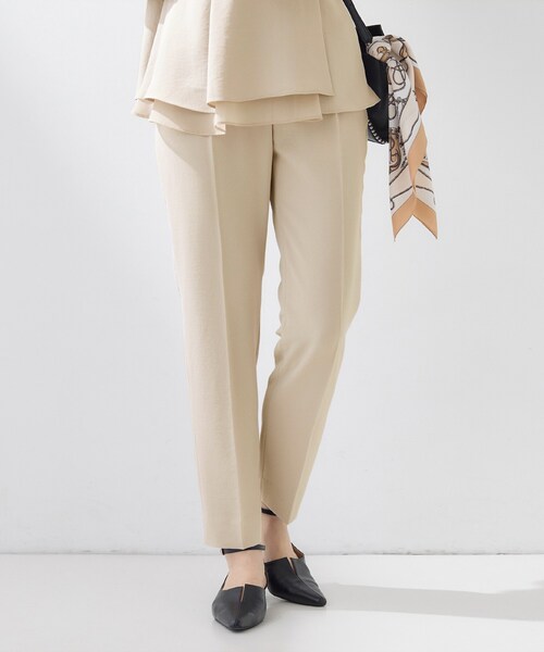 INDIVI(インディヴィ)の「【洗える/UVケア/SETUP可】着る日傘テーパードパンツ(その他パンツ・レディース・ネイビー/ライトグレー系5/ベージュ/ブラック/サックスブルー・19/13/05/40/38/36/15 /03)」の3枚目の写真