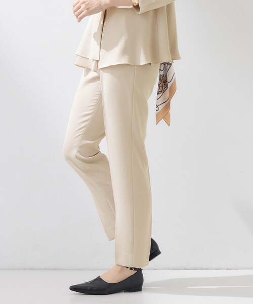 INDIVI(インディヴィ)の「【洗える/UVケア/SETUP可】着る日傘テーパードパンツ(その他パンツ・レディース・ネイビー/ライトグレー系5/ベージュ/ブラック/サックスブルー・19/13/05/40/38/36/15 /03)」の12枚目の写真