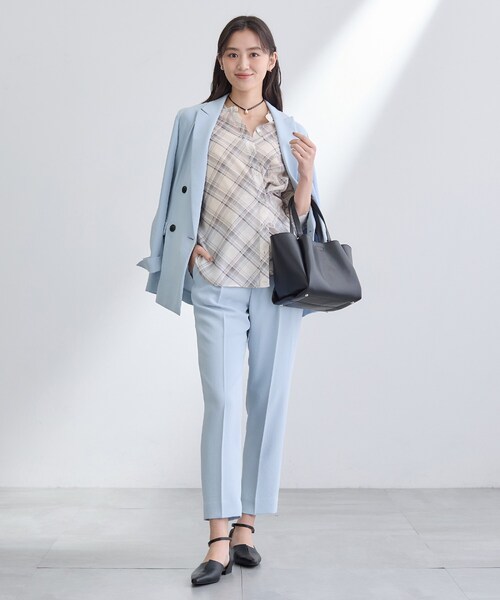 INDIVI(インディヴィ)の「【洗える/UVケア/SETUP可】着る日傘テーパードパンツ(その他パンツ・レディース・ネイビー/ライトグレー系5/ベージュ/ブラック/サックスブルー・19/13/05/40/38/36/15 /03)」の17枚目の写真