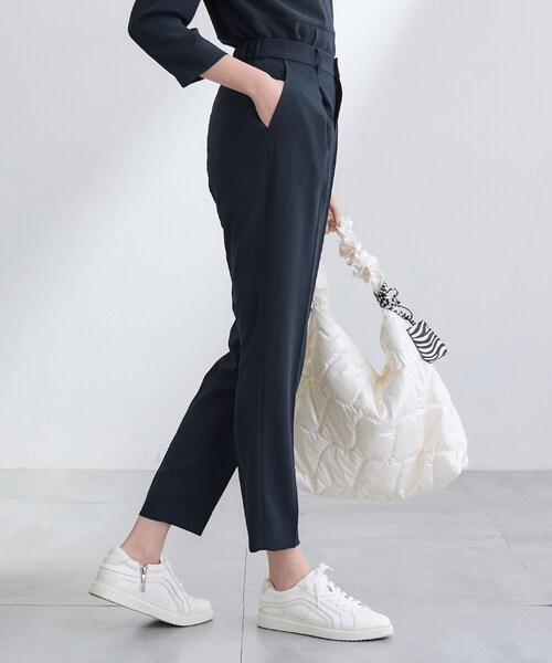 INDIVI(インディヴィ)の「【洗える/UVケア/SETUP可】着る日傘テーパードパンツ(その他パンツ・レディース・ネイビー/ライトグレー系5/ベージュ/ブラック/サックスブルー・19/13/05/40/38/36/15 /03)」の19枚目の写真