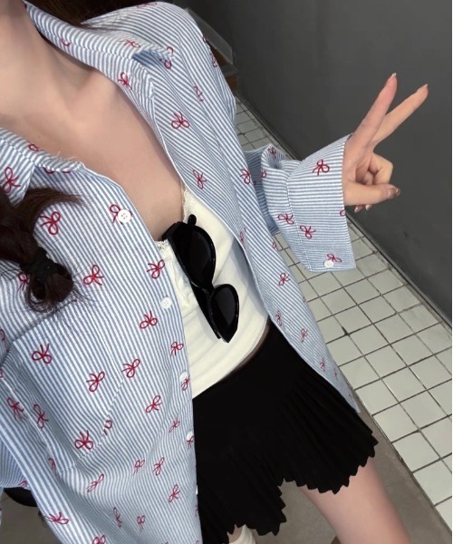 ViViDAY(ビビデー)の「リボン&ストライプ柄ビッグシルエットシャツ(シャツ/ブラウス・レディース・ピンク/ブラック/サックスブルー・M)」の8枚目の写真