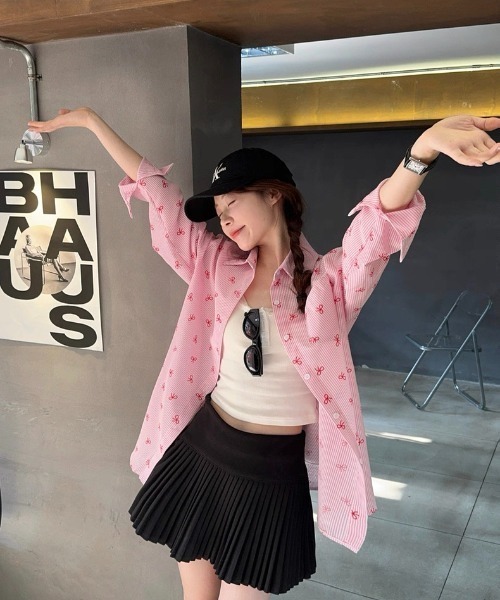 ViViDAY(ビビデー)の「リボン&ストライプ柄ビッグシルエットシャツ(シャツ/ブラウス・レディース・ピンク/ブラック/サックスブルー・M)」の15枚目の写真