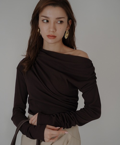 KINO THE KEI(キノザケイ)の「2WAY ドレープ ギャザー プルオーバー KINO THE KEI(Tシャツ/カットソー・レディース・ダークブラウン/クリーム/ホワイト・フリー)」の20枚目の写真