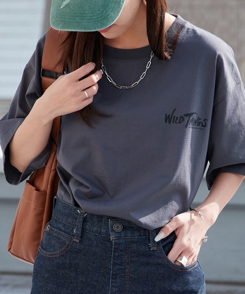 WILD THINGS(ワイルドシングス)の「WILD THINGS/ワイルドシングス WILD MOUNTAIN S/S TEE ブランドロゴTシャツ 2026年春夏(Tシャツ/カットソー・メンズ・ホワイト/チャコール・M/L/XL)」の1枚目の写真