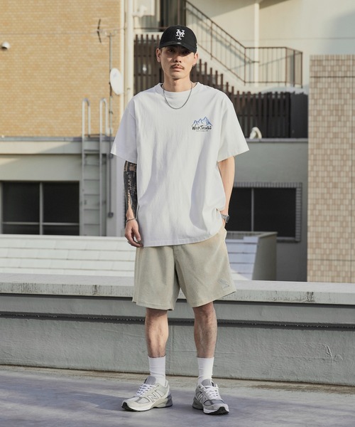 WILD THINGS(ワイルドシングス)の「WILD THINGS/ワイルドシングス WILD MOUNTAIN S/S TEE ブランドロゴTシャツ 2026年春夏(Tシャツ/カットソー・メンズ・ホワイト/チャコール・M/L/XL)」の5枚目の写真