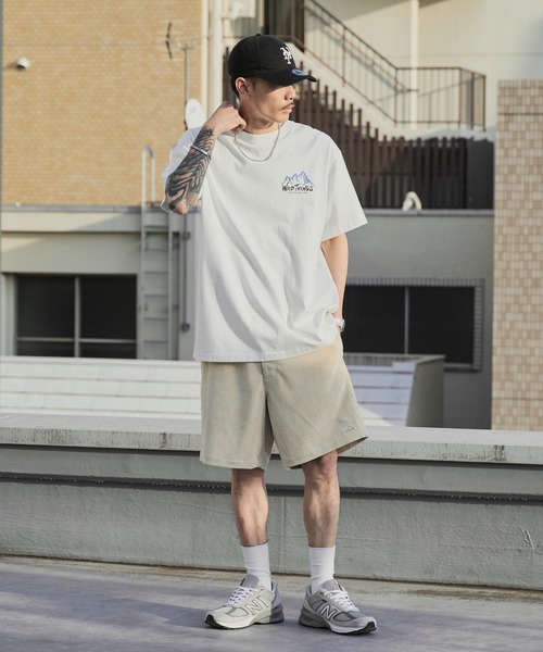 WILD THINGS(ワイルドシングス)の「WILD THINGS/ワイルドシングス WILD MOUNTAIN S/S TEE ブランドロゴTシャツ 2026年春夏(Tシャツ/カットソー・メンズ・ホワイト/チャコール・M/L/XL)」の6枚目の写真