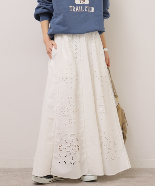 JOURNAL STANDARD relume（ジャーナルスタンダード　レリューム）の「［26SS新作］カットワークエンブロイダリースカート（スカート・レディース・ブラック/アイボリー・FREE）」の2枚目の写真