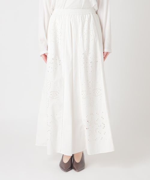 JOURNAL STANDARD relume（ジャーナルスタンダード　レリューム）の「［26SS新作］カットワークエンブロイダリースカート（スカート・レディース・ブラック/アイボリー・FREE）」の4枚目の写真