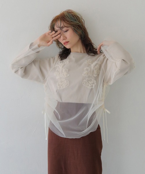 CLEIO（クレイオ）の「【CLEIO】チュールドッキングテープ刺繍ロンT TULLE DOCKING TAPE EMBROIDERY LONG T-SHIRT（Tシャツ/カットソー・レディース・チャコールグレー/ベージュ・FREE）」の20枚目の写真