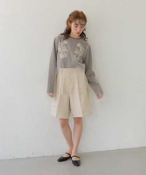 CLEIO（クレイオ）の「【CLEIO】チュールドッキングテープ刺繍ロンT TULLE DOCKING TAPE EMBROIDERY LONG T-SHIRT（Tシャツ/カットソー・レディース・チャコールグレー/ベージュ・FREE）」の13枚目の写真