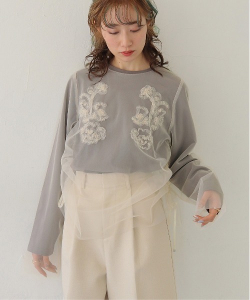 CLEIO（クレイオ）の「【CLEIO】チュールドッキングテープ刺繍ロンT TULLE DOCKING TAPE EMBROIDERY LONG T-SHIRT（Tシャツ/カットソー・レディース・チャコールグレー/ベージュ・FREE）」の5枚目の写真