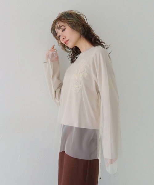 CLEIO（クレイオ）の「【CLEIO】チュールドッキングテープ刺繍ロンT TULLE DOCKING TAPE EMBROIDERY LONG T-SHIRT（Tシャツ/カットソー・レディース・チャコールグレー/ベージュ・FREE）」の19枚目の写真