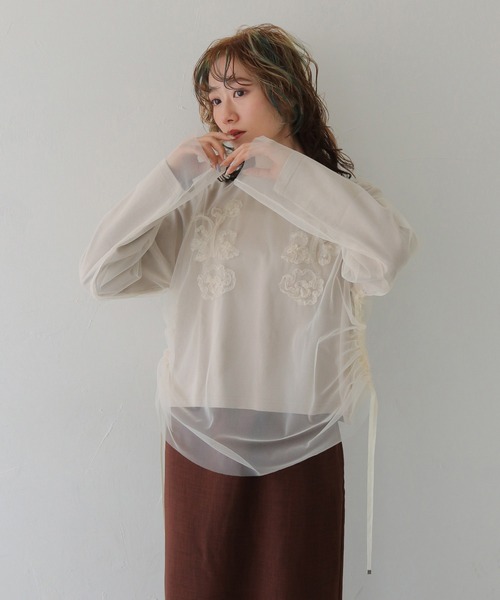 CLEIO（クレイオ）の「【CLEIO】チュールドッキングテープ刺繍ロンT TULLE DOCKING TAPE EMBROIDERY LONG T-SHIRT（Tシャツ/カットソー・レディース・チャコールグレー/ベージュ・FREE）」の21枚目の写真