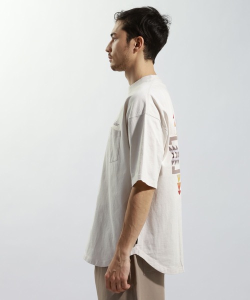 PENDLETON（ペンドルトン）の「【PENDLETON(ペンドルトン)】別注バックプリントTシャツ26SS（Tシャツ/カットソー・メンズ・ブルー/オフホワイト/チャコール/アイボリー/ホワイト・MEDIUM/LARGE）」の12枚目の写真