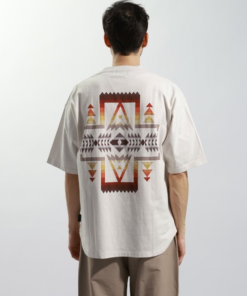 PENDLETON（ペンドルトン）の「【PENDLETON(ペンドルトン)】別注バックプリントTシャツ26SS（Tシャツ/カットソー・メンズ・ブルー/オフホワイト/チャコール/アイボリー/ホワイト・MEDIUM/LARGE）」の13枚目の写真